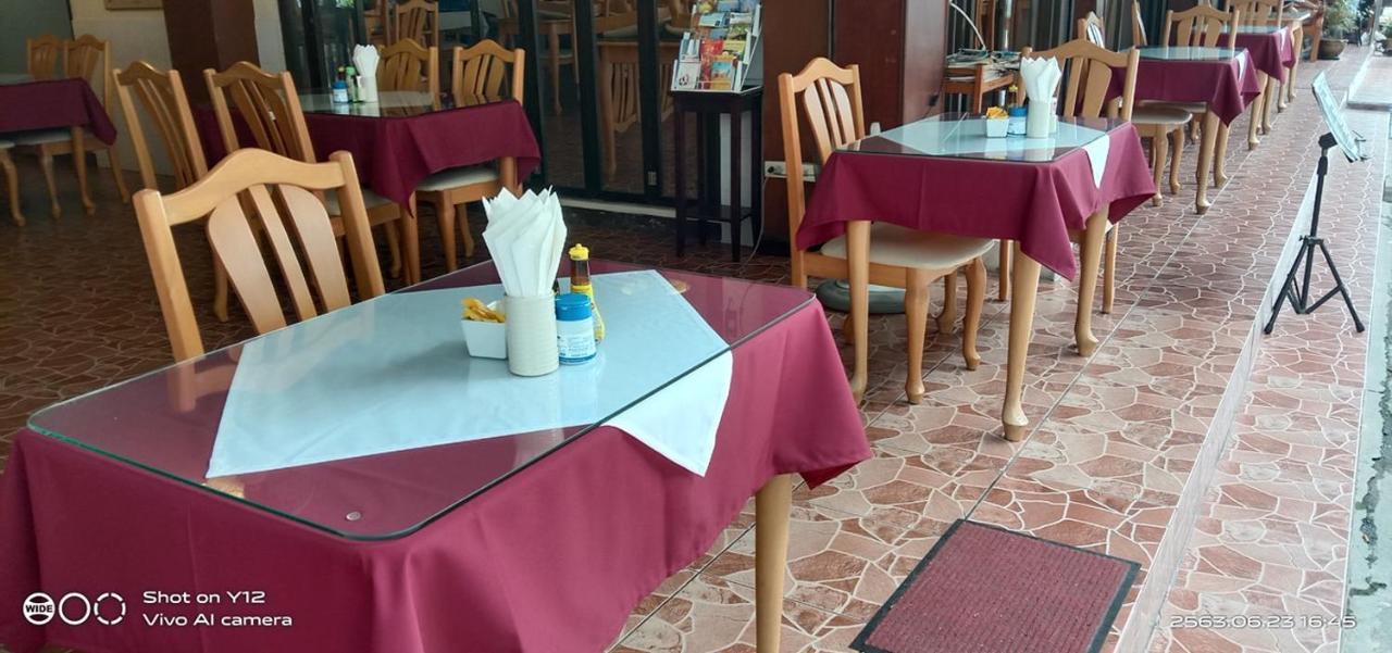 Stefan'S Guesthouse Pantai Jomtien Luaran gambar